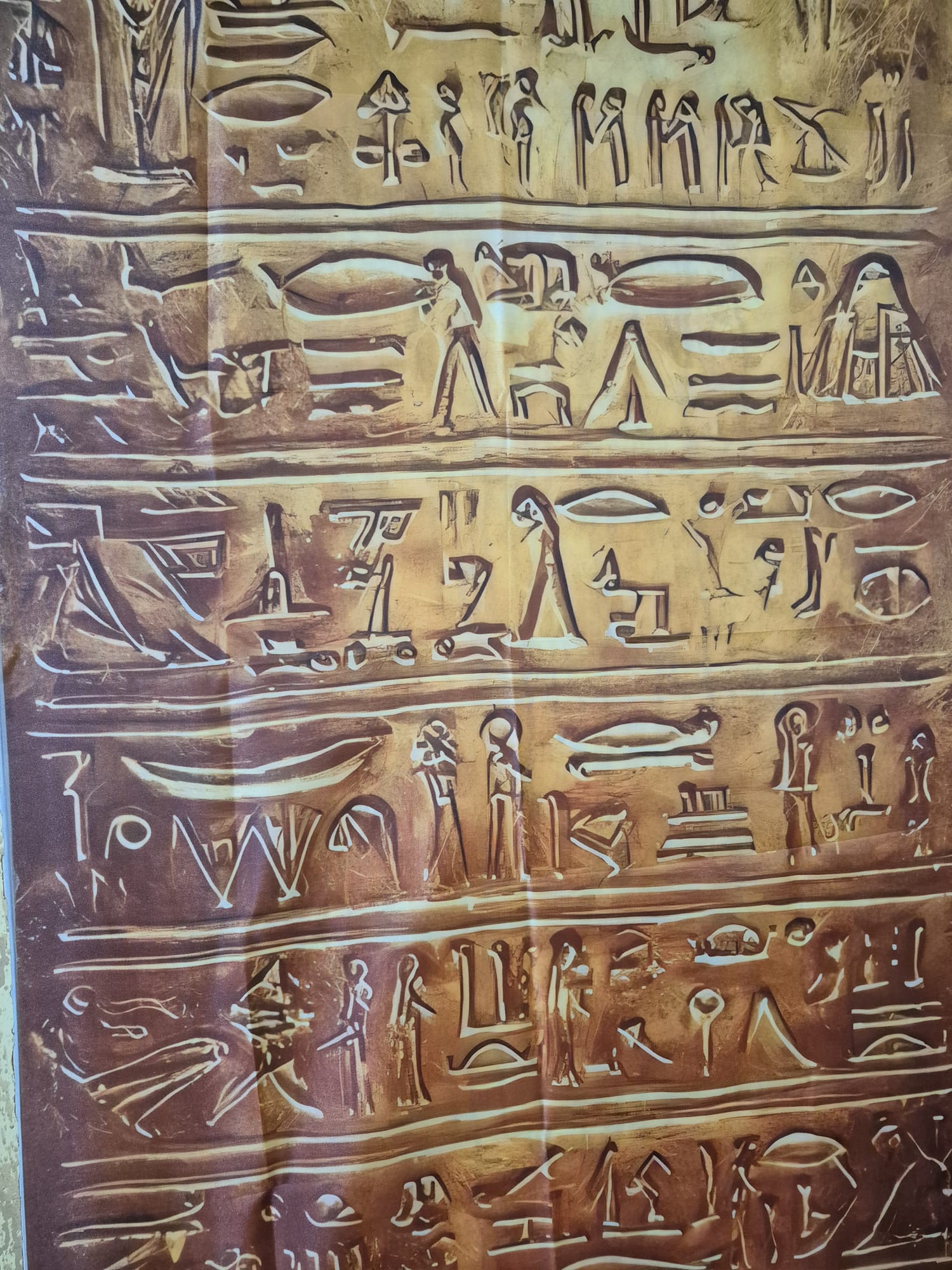 Inscripciones jeroglíficas en relieve